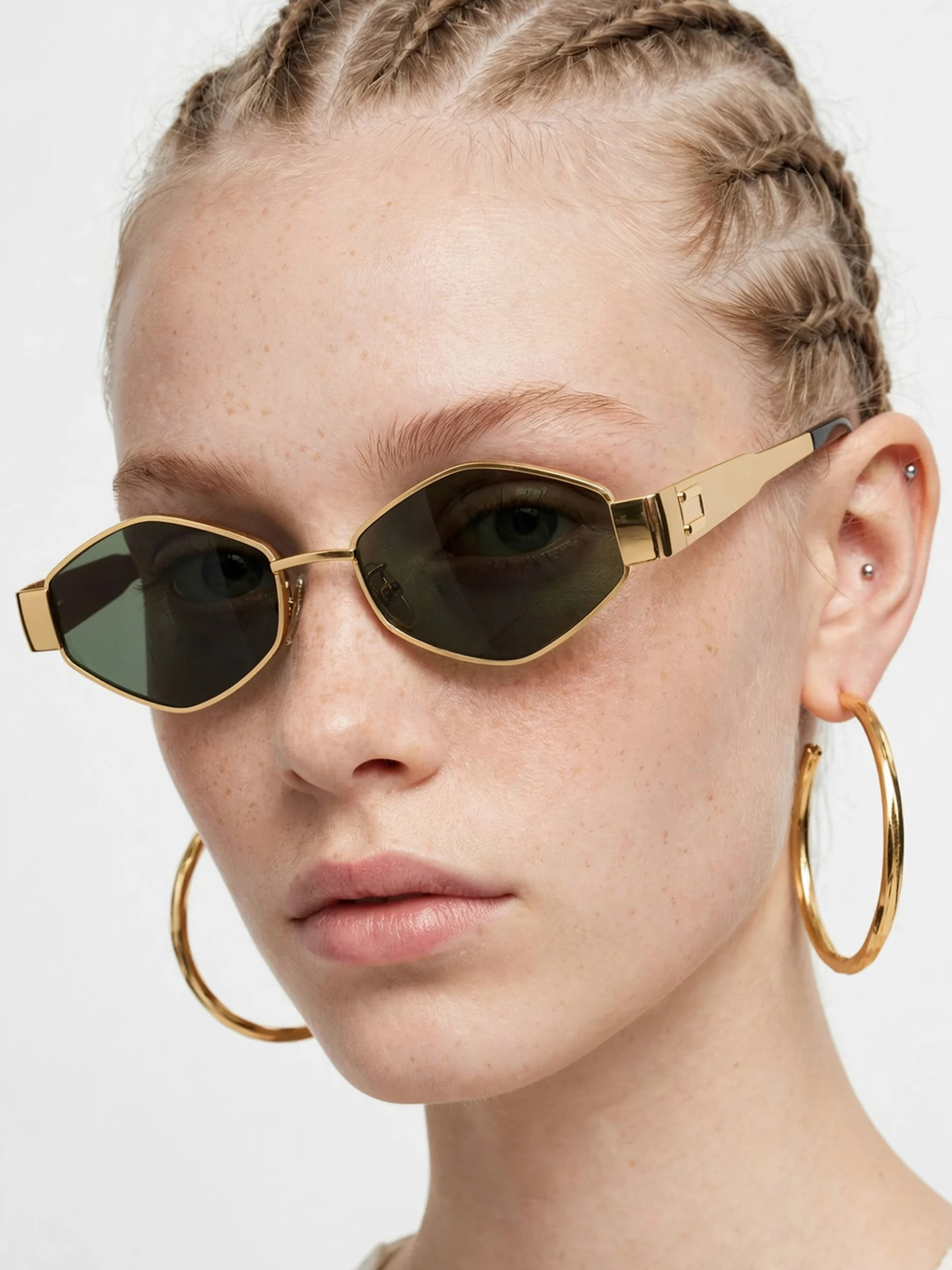 Bumble‑Shaped Sunglasses